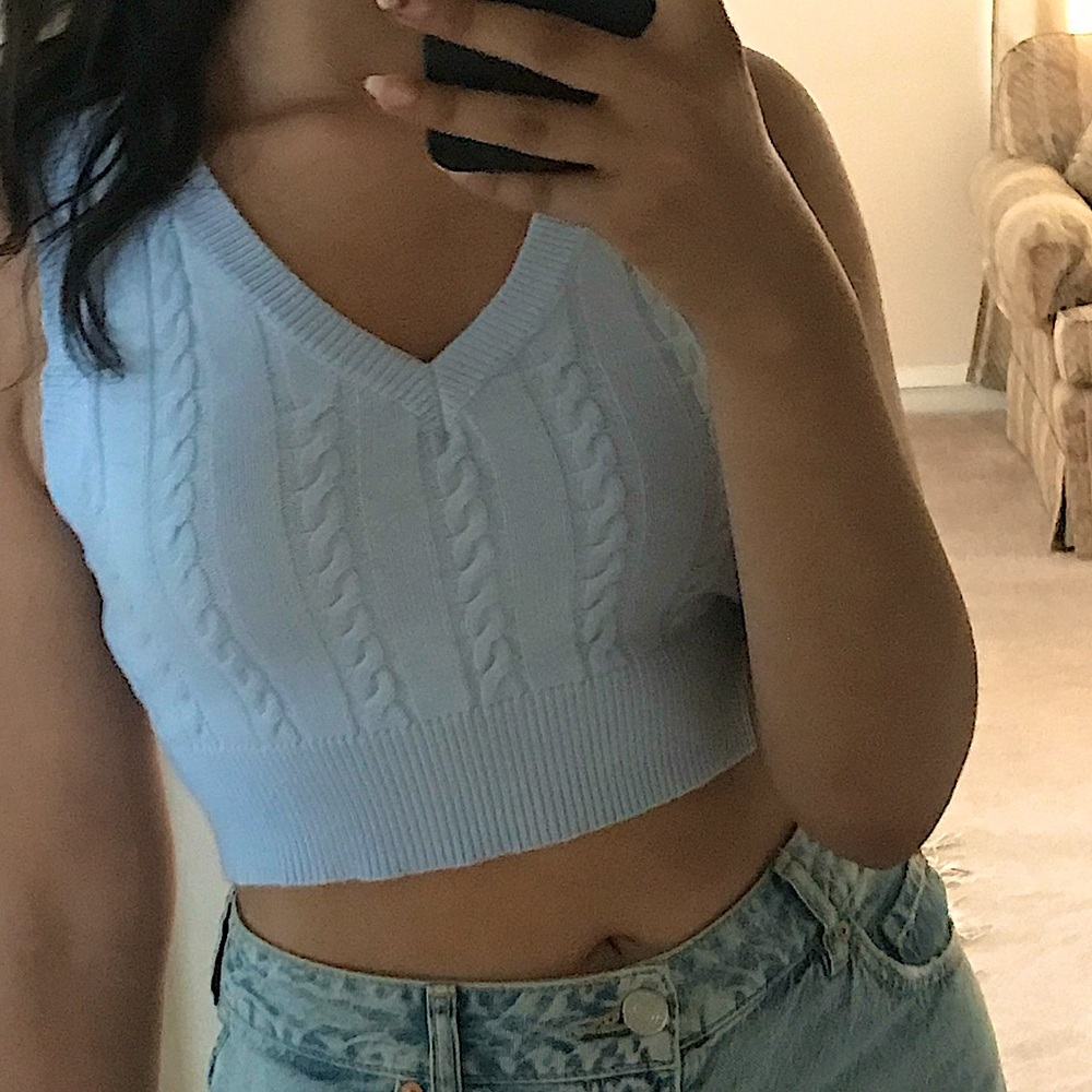 Knitted sweater vest